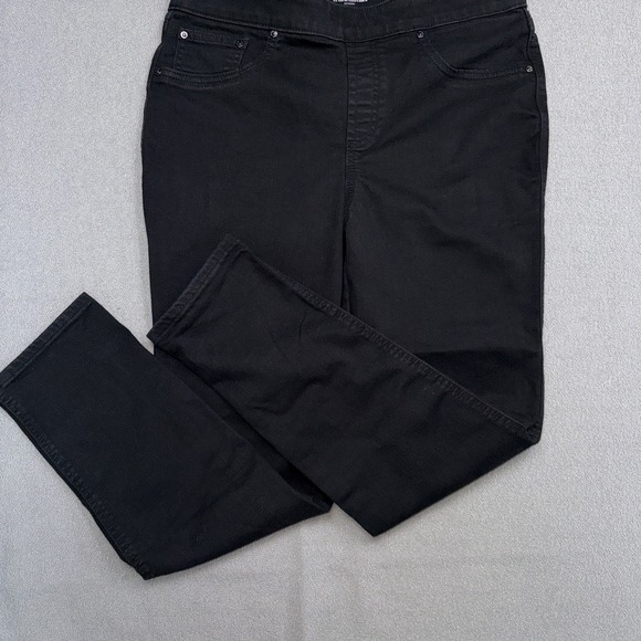 Chico's Pants - Chicos Pull On Jegging Ankle Pants Size 8R Straight Leg.